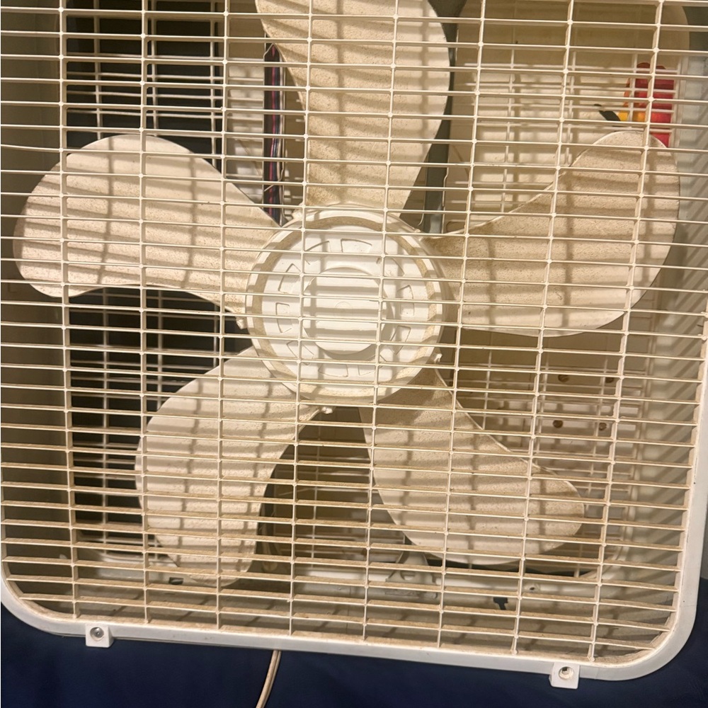 Vintage 20” Lakewood 3-Speed White Box Fan  Model 200/I Missing Handle No Box
